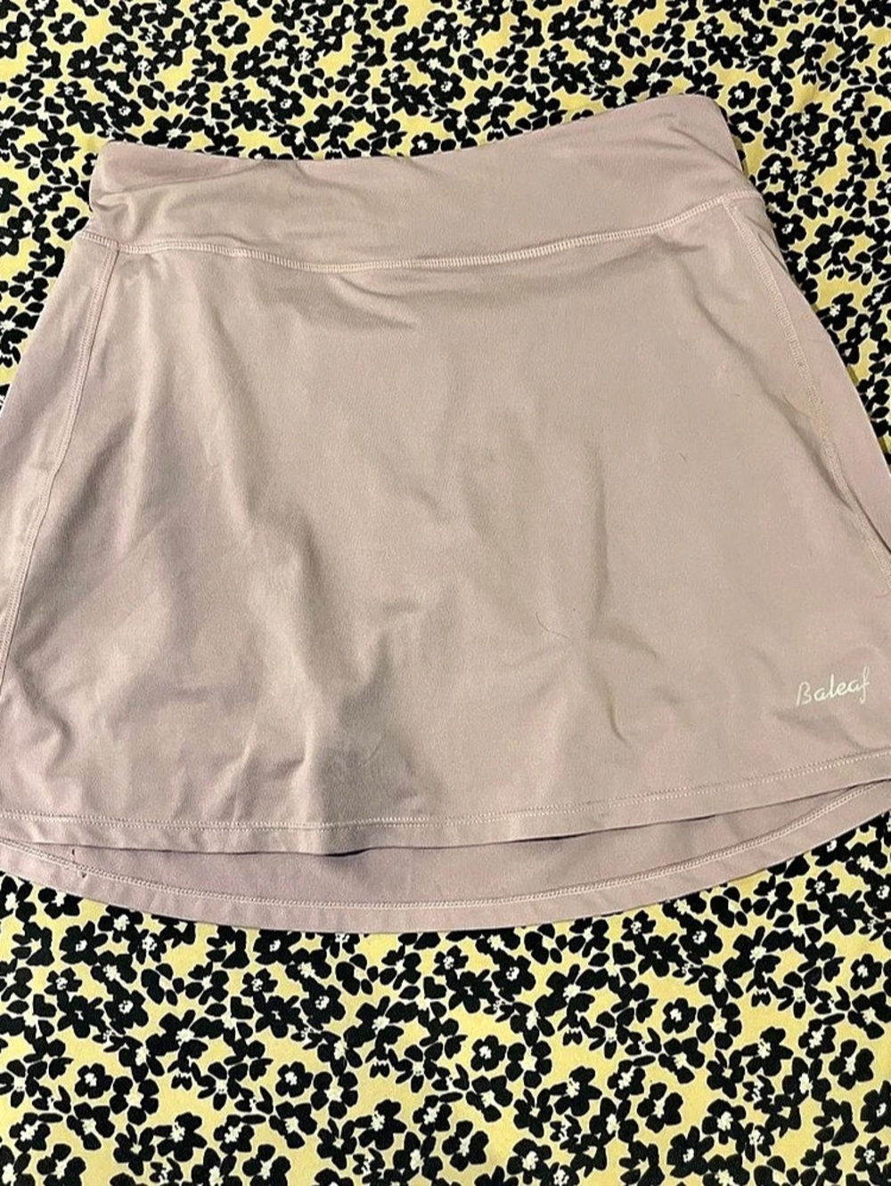 Baleaf Women's Skirt Size Medium Like New